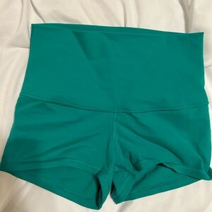 Lululemon size 6 boogie shorts